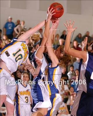 Thumbnail 3 in Forest Lake Christian vs. Sacramento Waldorf (Section Playoffs) photogallery.