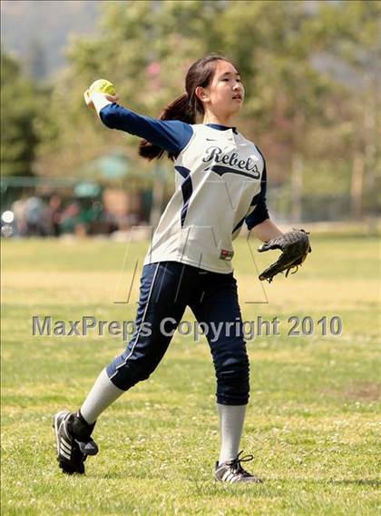 Thumbnail 1 in Flintridge Prep @ Mayfield photogallery.