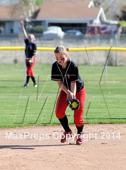 Thumbnail 2 in Rosamond @ Tehachapi photogallery.