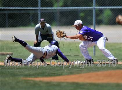 Thumbnail 1 in Eustace vs Farmersville (Texas 3A Region II Playoffs) photogallery.