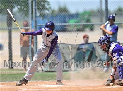 Thumbnail 1 in Eustace vs Farmersville (Texas 3A Region II Playoffs) photogallery.