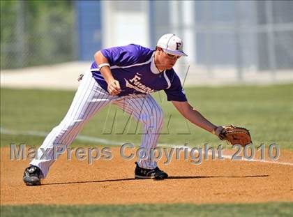 Thumbnail 1 in Eustace vs Farmersville (Texas 3A Region II Playoffs) photogallery.