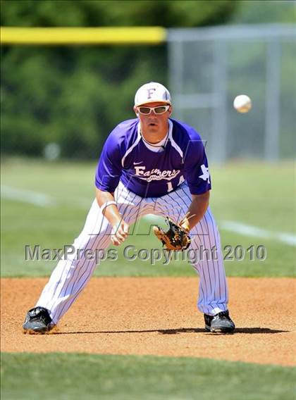 Thumbnail 2 in Eustace vs Farmersville (Texas 3A Region II Playoffs) photogallery.