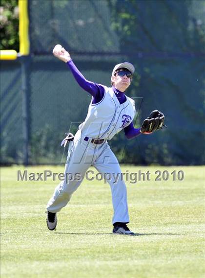 Thumbnail 1 in Eustace vs Farmersville (Texas 3A Region II Playoffs) photogallery.