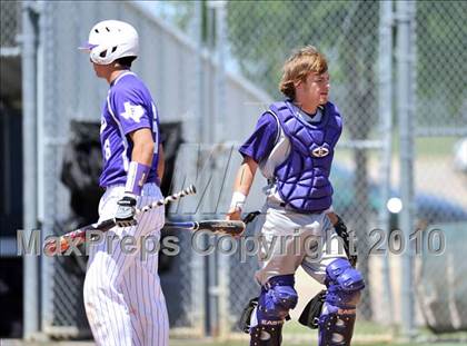 Thumbnail 2 in Eustace vs Farmersville (Texas 3A Region II Playoffs) photogallery.