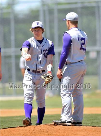 Thumbnail 1 in Eustace vs Farmersville (Texas 3A Region II Playoffs) photogallery.