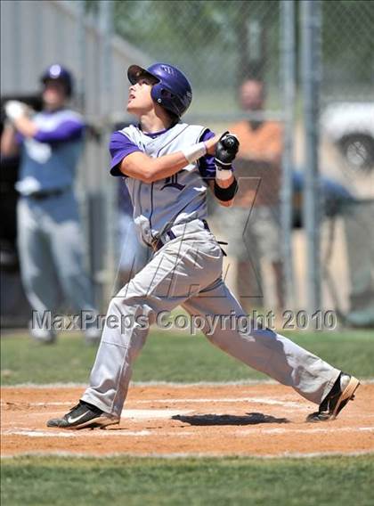 Thumbnail 3 in Eustace vs Farmersville (Texas 3A Region II Playoffs) photogallery.