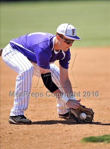 Thumbnail 2 in Eustace vs Farmersville (Texas 3A Region II Playoffs) photogallery.