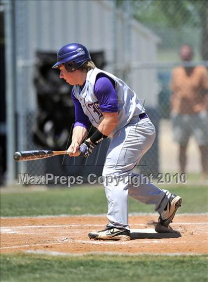Thumbnail 2 in Eustace vs Farmersville (Texas 3A Region II Playoffs) photogallery.