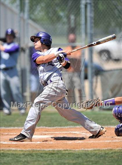 Thumbnail 2 in Eustace vs Farmersville (Texas 3A Region II Playoffs) photogallery.