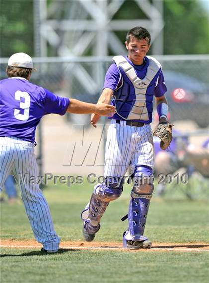 Thumbnail 3 in Eustace vs Farmersville (Texas 3A Region II Playoffs) photogallery.