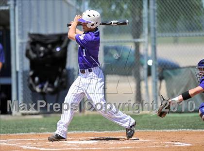 Thumbnail 2 in Eustace vs Farmersville (Texas 3A Region II Playoffs) photogallery.