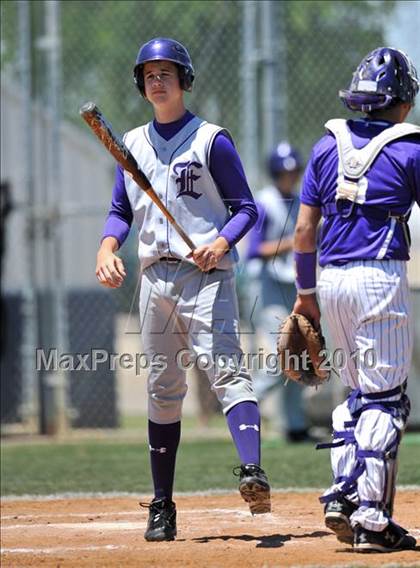 Thumbnail 3 in Eustace vs Farmersville (Texas 3A Region II Playoffs) photogallery.