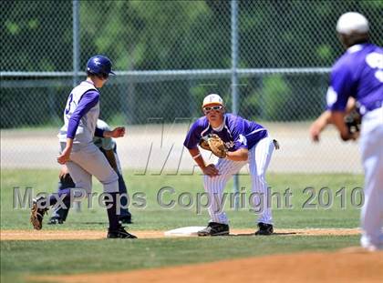 Thumbnail 2 in Eustace vs Farmersville (Texas 3A Region II Playoffs) photogallery.