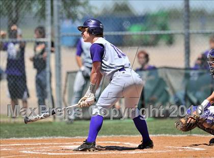 Thumbnail 3 in Eustace vs Farmersville (Texas 3A Region II Playoffs) photogallery.