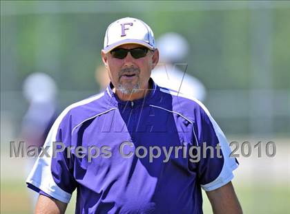 Thumbnail 1 in Eustace vs Farmersville (Texas 3A Region II Playoffs) photogallery.