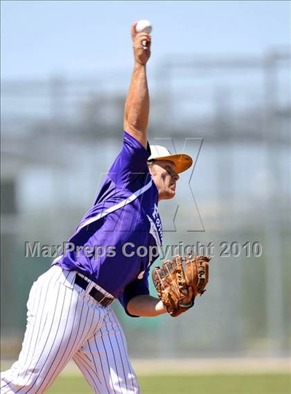 Thumbnail 3 in Eustace vs Farmersville (Texas 3A Region II Playoffs) photogallery.