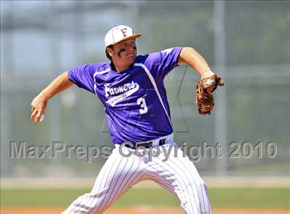 Thumbnail 2 in Eustace vs Farmersville (Texas 3A Region II Playoffs) photogallery.
