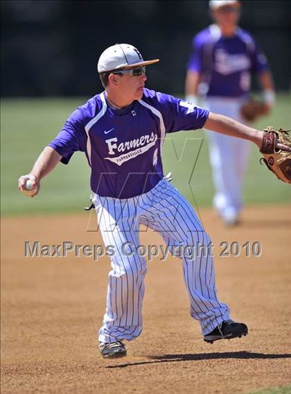 Thumbnail 1 in Eustace vs Farmersville (Texas 3A Region II Playoffs) photogallery.