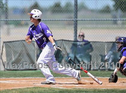Thumbnail 2 in Eustace vs Farmersville (Texas 3A Region II Playoffs) photogallery.