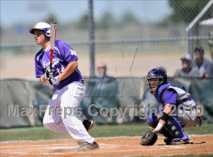 Thumbnail 2 in Eustace vs Farmersville (Texas 3A Region II Playoffs) photogallery.