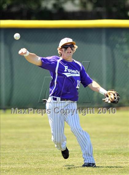 Thumbnail 3 in Eustace vs Farmersville (Texas 3A Region II Playoffs) photogallery.
