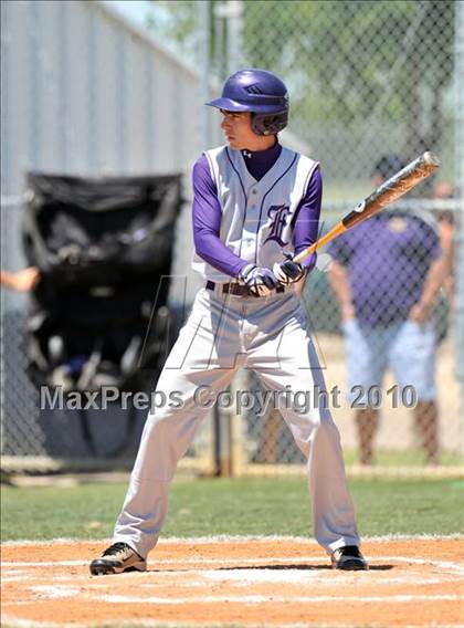 Thumbnail 1 in Eustace vs Farmersville (Texas 3A Region II Playoffs) photogallery.