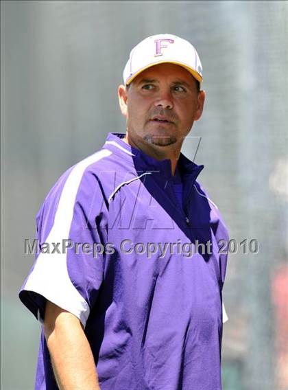 Thumbnail 1 in Eustace vs Farmersville (Texas 3A Region II Playoffs) photogallery.