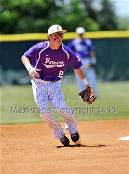 Thumbnail 2 in Eustace vs Farmersville (Texas 3A Region II Playoffs) photogallery.