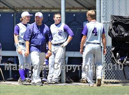 Thumbnail 3 in Eustace vs Farmersville (Texas 3A Region II Playoffs) photogallery.