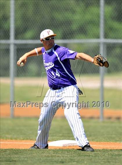 Thumbnail 2 in Eustace vs Farmersville (Texas 3A Region II Playoffs) photogallery.