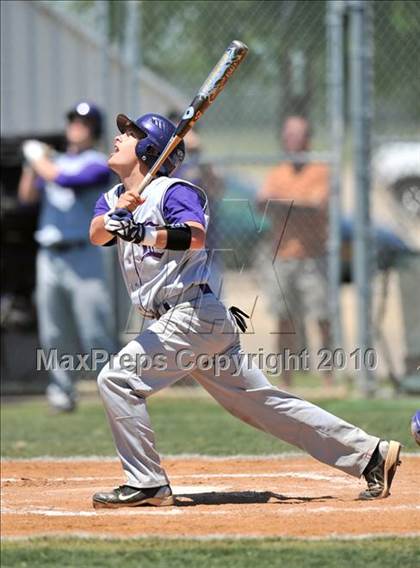 Thumbnail 1 in Eustace vs Farmersville (Texas 3A Region II Playoffs) photogallery.