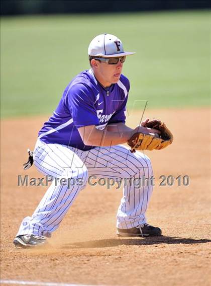 Thumbnail 3 in Eustace vs Farmersville (Texas 3A Region II Playoffs) photogallery.