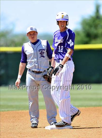 Thumbnail 2 in Eustace vs Farmersville (Texas 3A Region II Playoffs) photogallery.