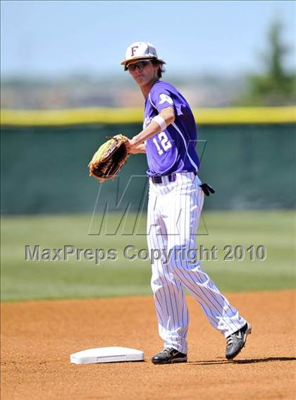 Thumbnail 2 in Eustace vs Farmersville (Texas 3A Region II Playoffs) photogallery.