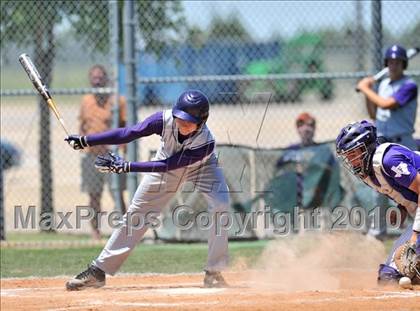 Thumbnail 3 in Eustace vs Farmersville (Texas 3A Region II Playoffs) photogallery.