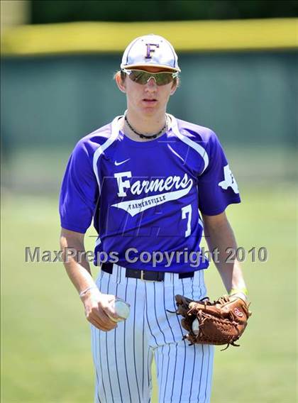 Thumbnail 1 in Eustace vs Farmersville (Texas 3A Region II Playoffs) photogallery.