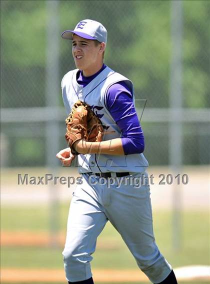 Thumbnail 2 in Eustace vs Farmersville (Texas 3A Region II Playoffs) photogallery.