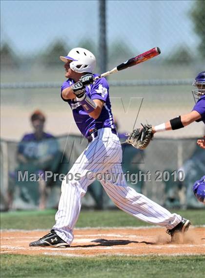 Thumbnail 3 in Eustace vs Farmersville (Texas 3A Region II Playoffs) photogallery.