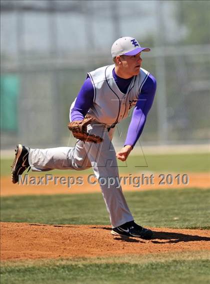 Thumbnail 1 in Eustace vs Farmersville (Texas 3A Region II Playoffs) photogallery.