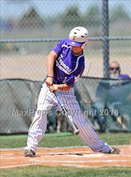 Thumbnail 1 in Eustace vs Farmersville (Texas 3A Region II Playoffs) photogallery.