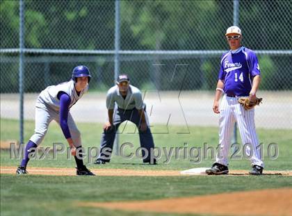 Thumbnail 3 in Eustace vs Farmersville (Texas 3A Region II Playoffs) photogallery.