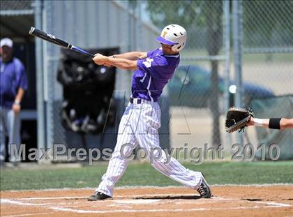 Thumbnail 1 in Eustace vs Farmersville (Texas 3A Region II Playoffs) photogallery.