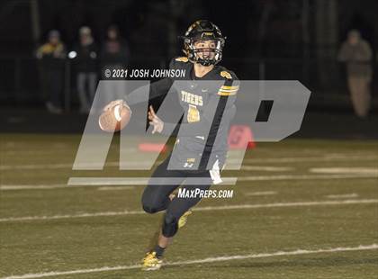Thumbnail 3 in Ellsworth @ Northwestern (WIAA D4 Level 3 Playoff) photogallery.