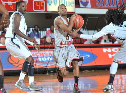 Thumbnail 3 in Winston-Salem Prep vs. Rocky Mount Prep (NCHSAA 1A Final) photogallery.