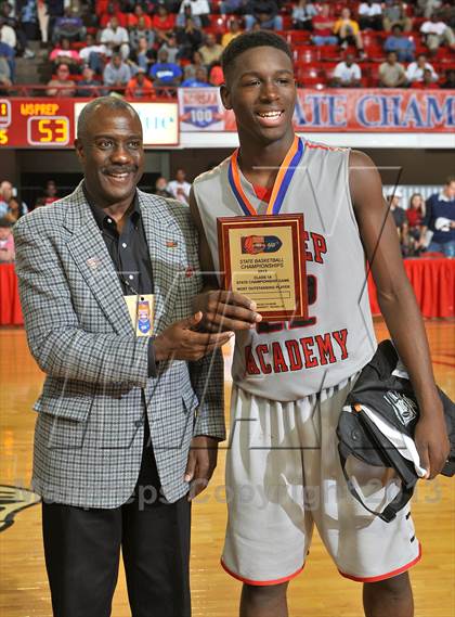 Thumbnail 2 in Winston-Salem Prep vs. Rocky Mount Prep (NCHSAA 1A Final) photogallery.