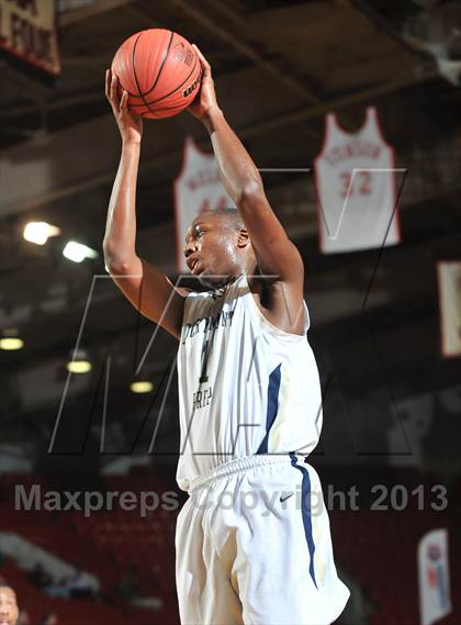 Thumbnail 1 in Winston-Salem Prep vs. Rocky Mount Prep (NCHSAA 1A Final) photogallery.