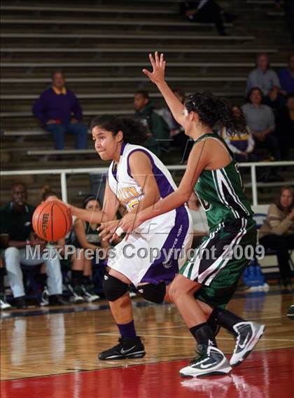 Thumbnail 3 in McAllen vs Pasadena (McDonalds Texas Invitational) photogallery.