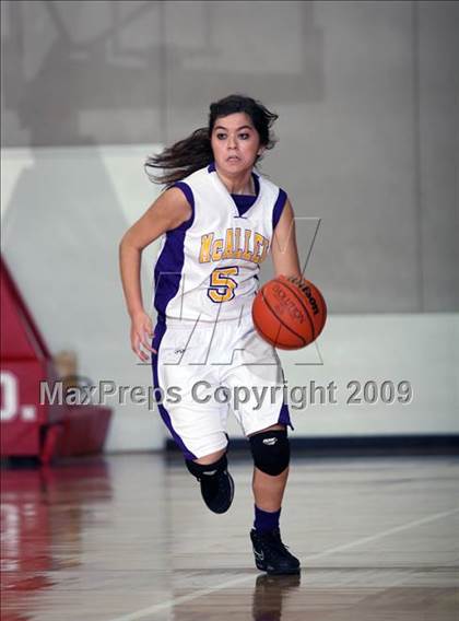 Thumbnail 2 in McAllen vs Pasadena (McDonalds Texas Invitational) photogallery.