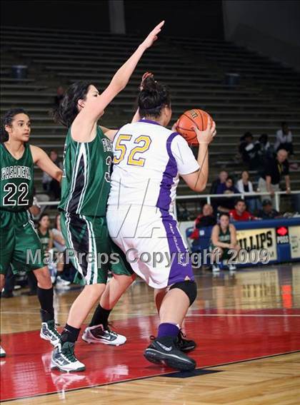 Thumbnail 1 in McAllen vs Pasadena (McDonalds Texas Invitational) photogallery.